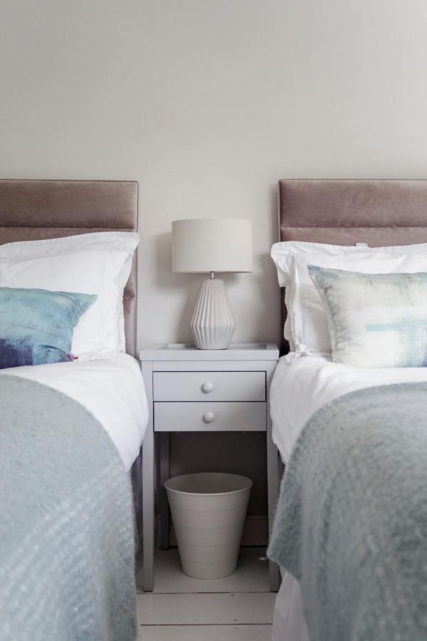 The Apartment, Bath Bagian luar foto