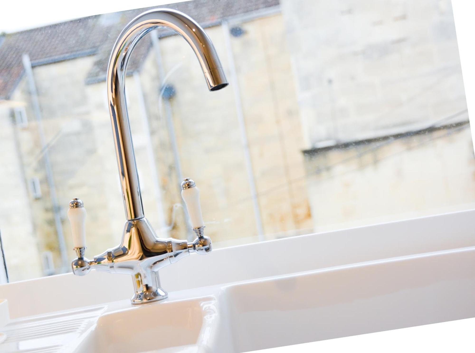 The Apartment, Bath Bagian luar foto
