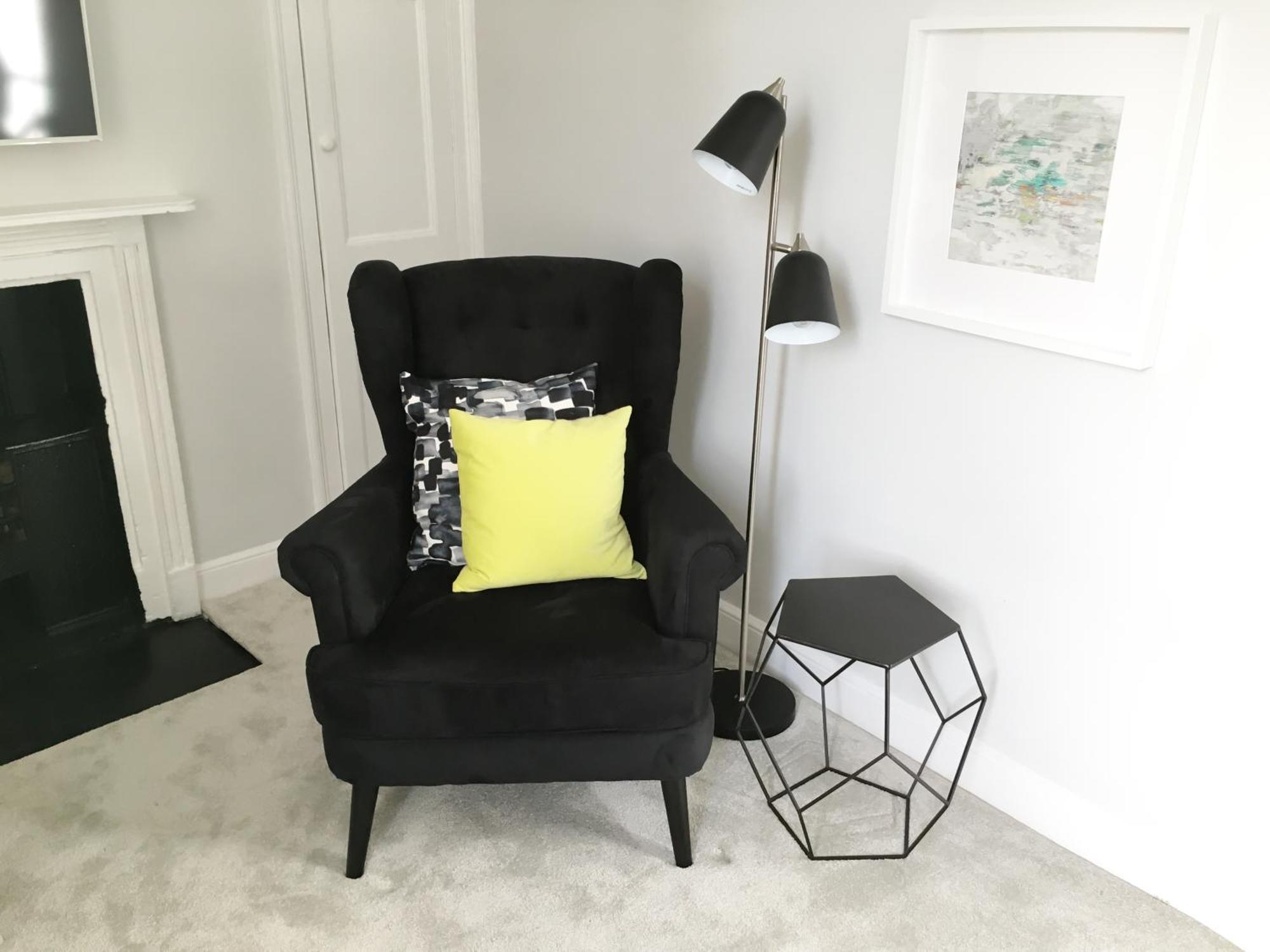 The Apartment, Bath Bagian luar foto